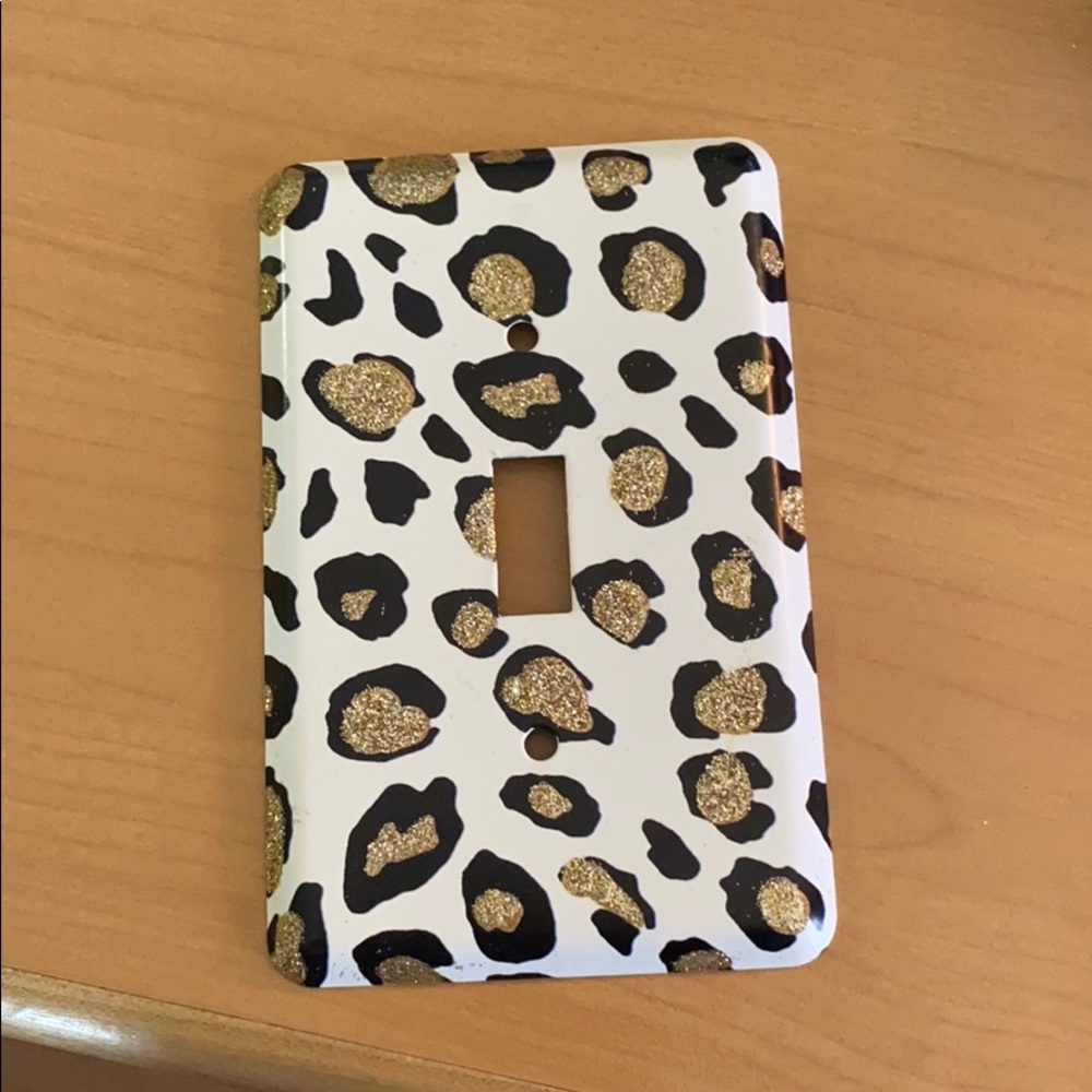 Light switch plate